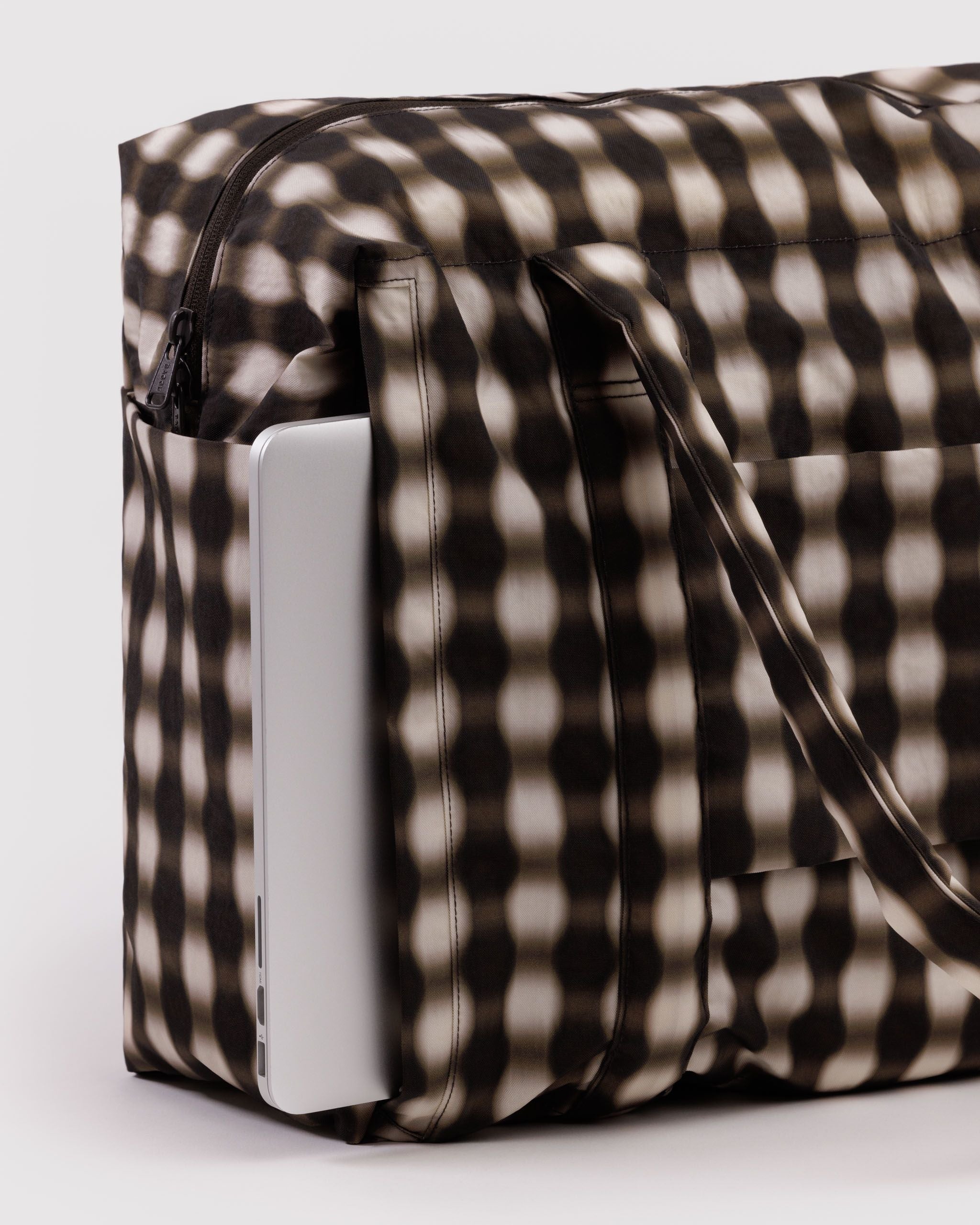 Cloud Carry-on - Blurred Gingham Brown - Image 4